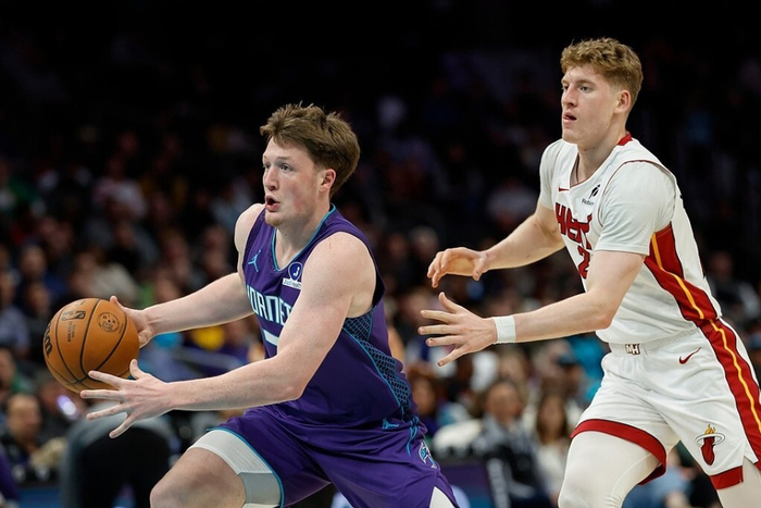 NBA新秀榜更新：克努佩尔领跑，雷诺跻身前四