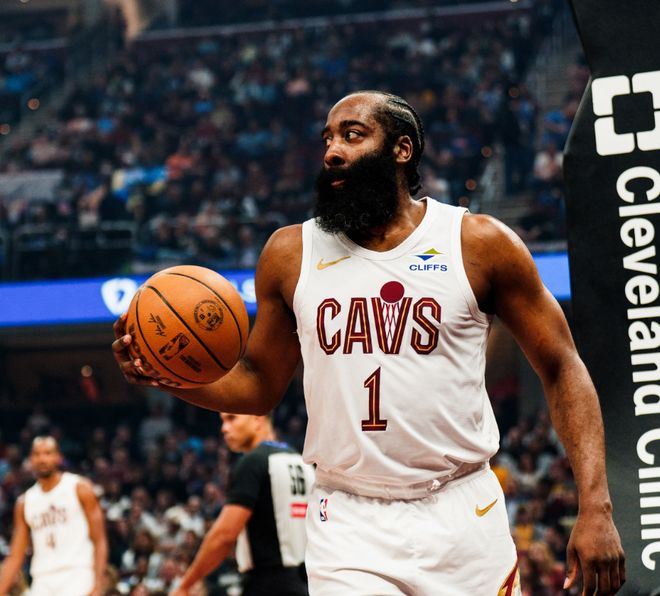 哈登29000分里程碑！骑士大胜费城，三节即锁定胜