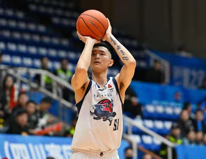 山东男篮客场大胜终结四川28连败 约翰逊爆发陈